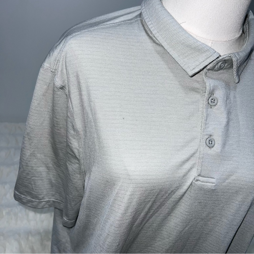 Men's Lululemon Polo Shirt - Picture 4 of 6